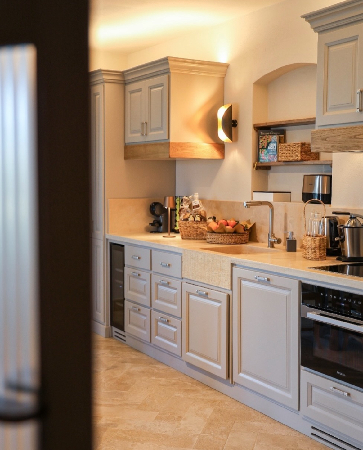 Post Instagram della cucina dell'appartamento Tramontana nell'agriturismo toscano Bolgheri Terre dei Ghelfi