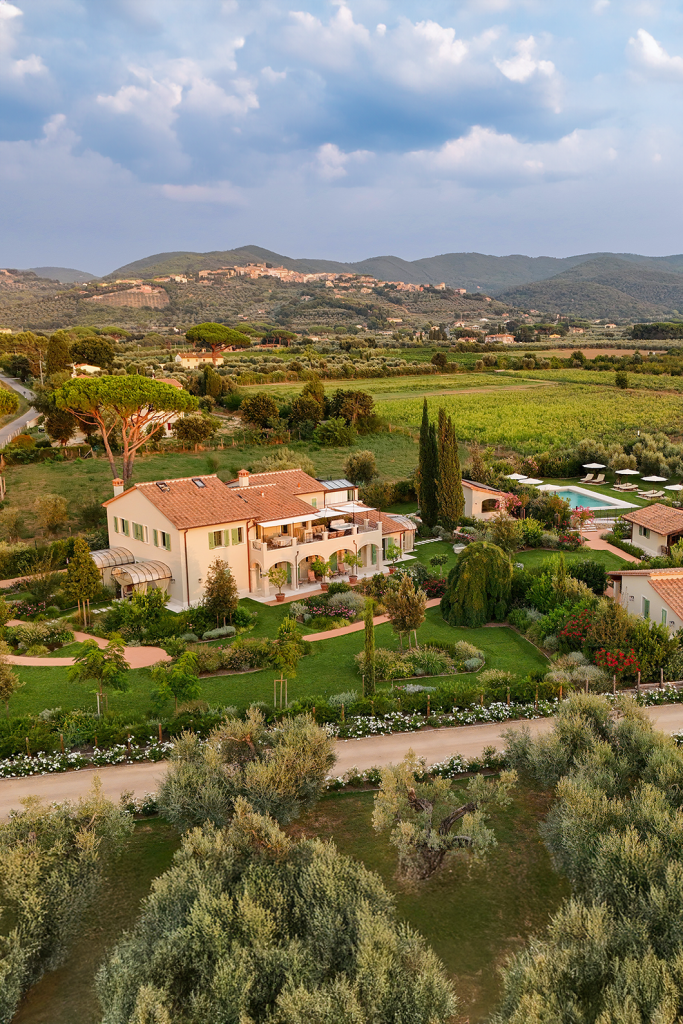 Das Bauernhof Terre dei Ghelfi mit der umliegenden Landschaft